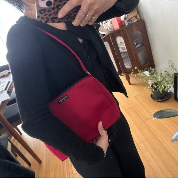 Kate Spade vintage 90s cherry red satin shoulder bag - Picture 3 of 4